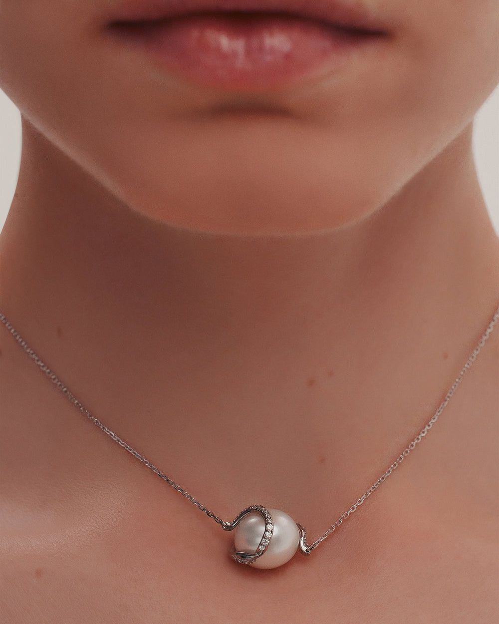 Overtone Diamond Necklace